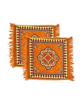 -288Wx360H-700174172-gold-