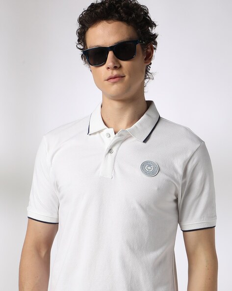 Men Regular Fit Polo T-Shirt with Contrast Tipping