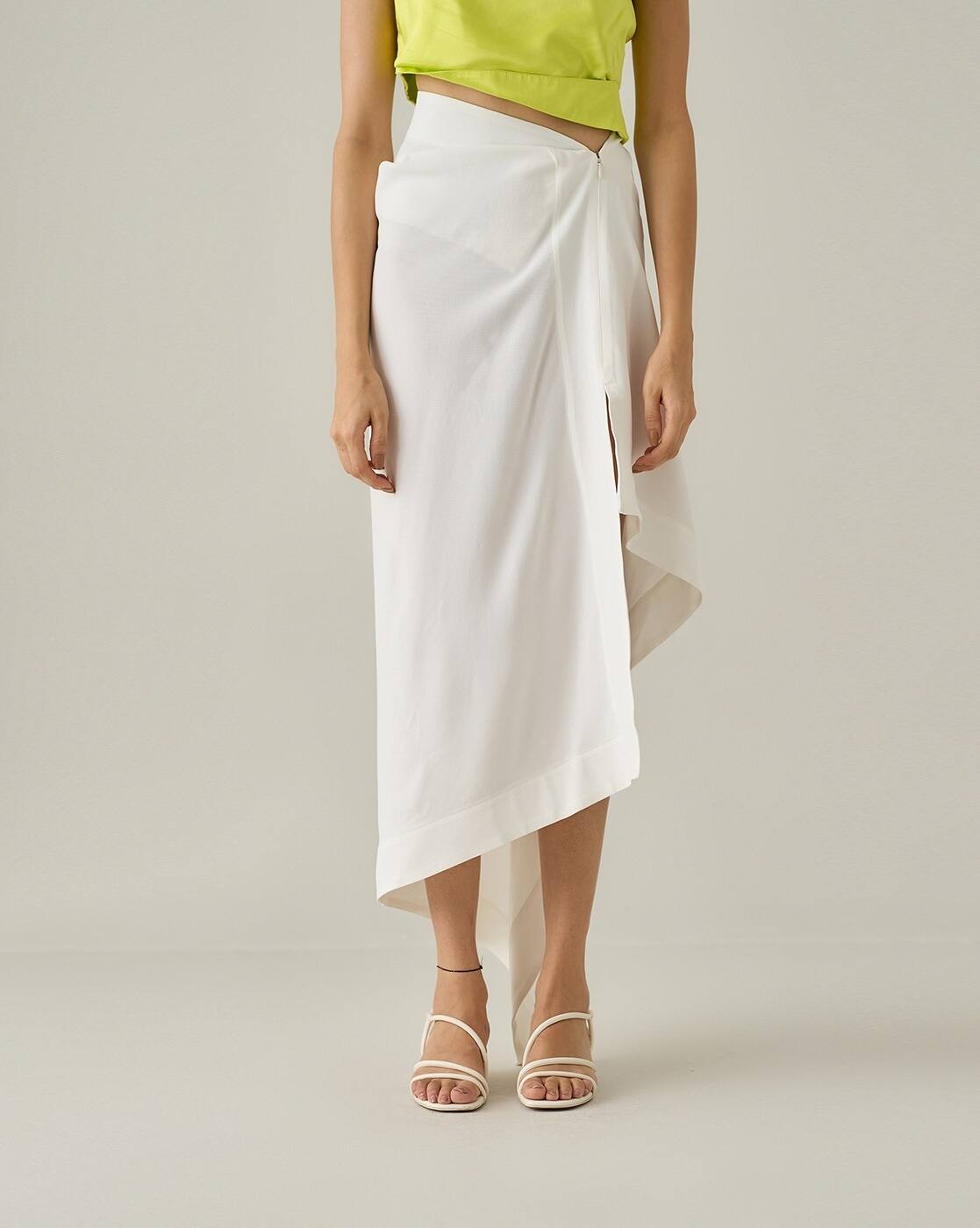 -1117Wx1400H-700176294-white-