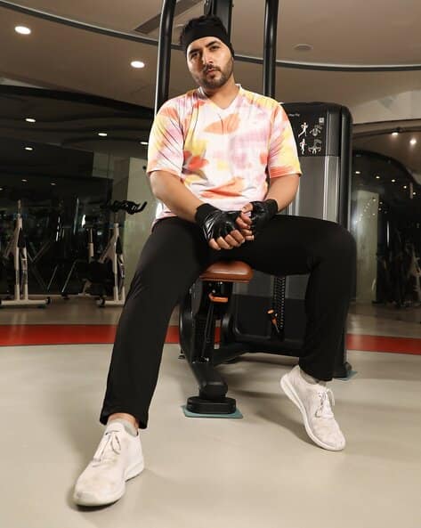 Instafab Plus Men Tie & Dye Relaxed Fit V-Neck T-Shirt