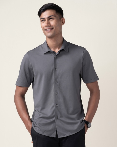 Men Regular Fit Shirt with Cutaway-Collar