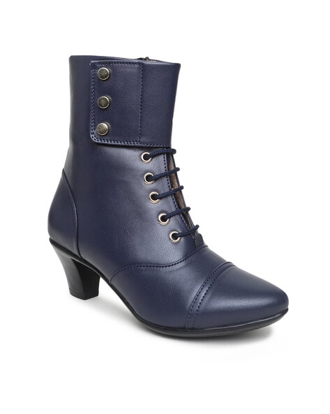 Valiosaa Ankle-Length Lace-Up Boots