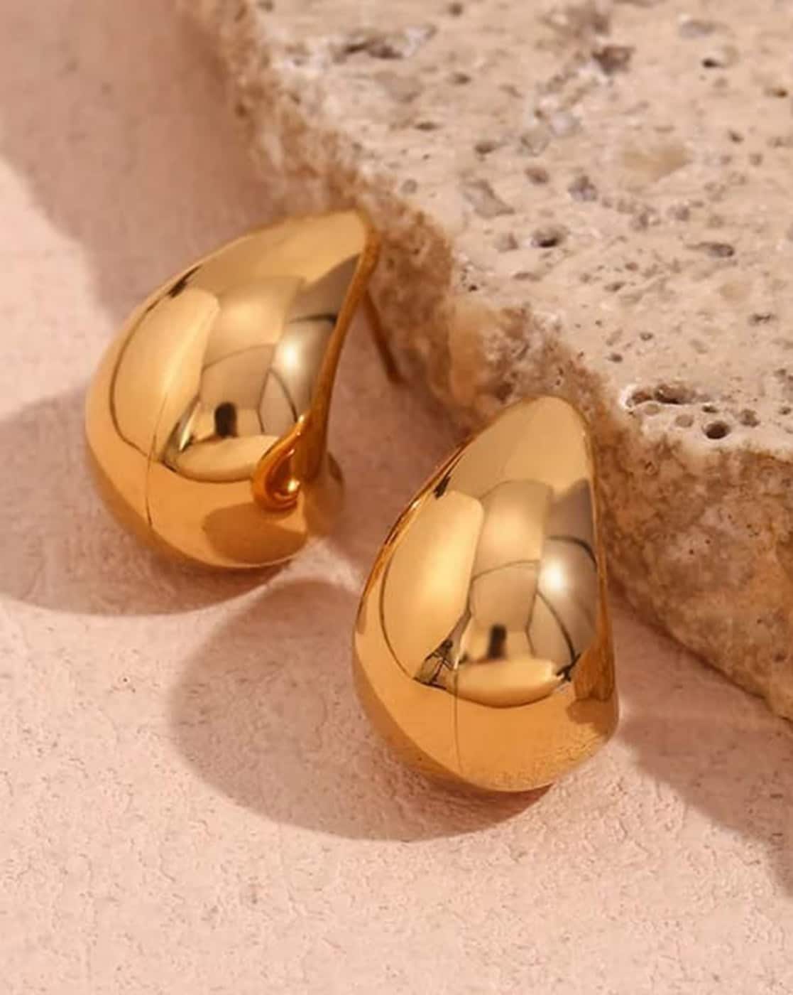 アクセサリー Me&Ro 10K Gold Teardrop Om Stud Earrings Buy Vien Tear Drop Stud Earrings Online | Ajio.com