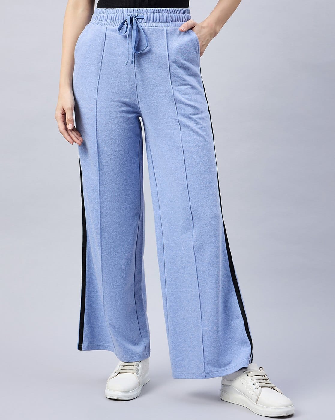 -1117Wx1400H-700180614-blue-