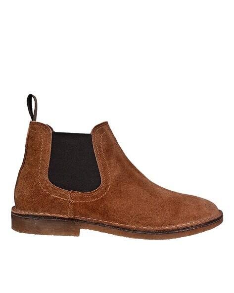 Round-Toe Suede Chelsea Boots