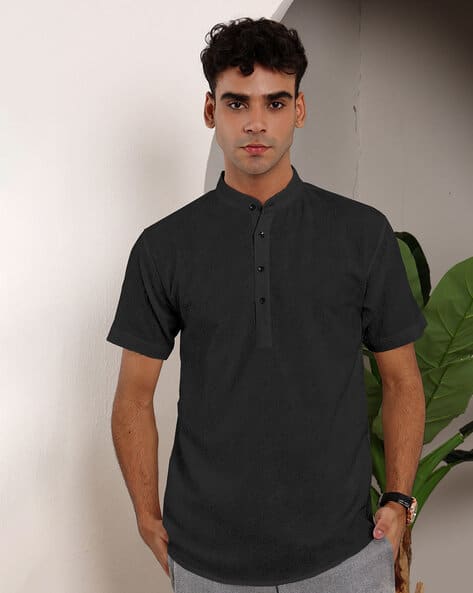 Men Loose Fit Knitted Shirt with Short Sleeves