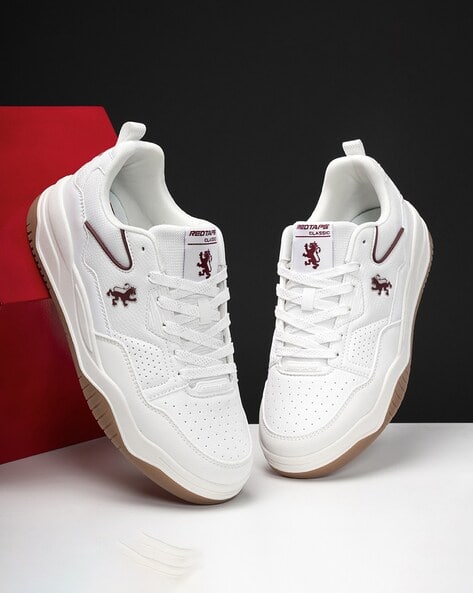 Men Round-Toe Sneakers with Lace Fastening