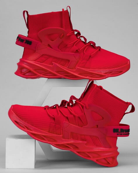 Mid-Top Round-Toe Shoes with Lace Fastening
