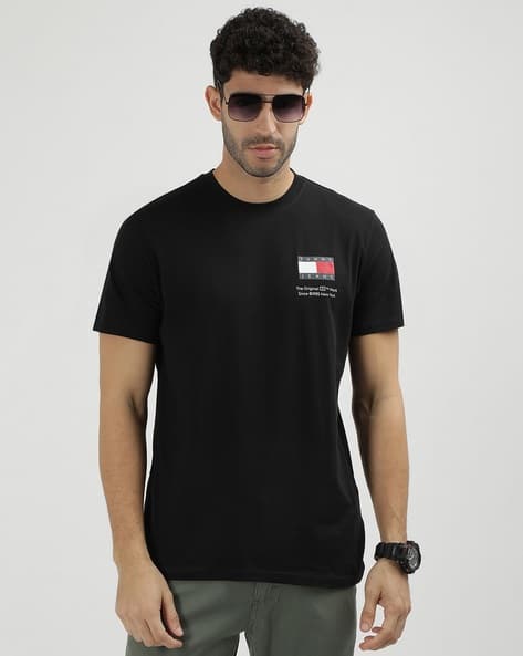 TOMMY HILFIGER Men Regular Fit Crew-Neck T-Shirt with Logo Print