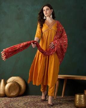 Women s Ethnic Wear Online Low Price Offer on Ethnic Wear for Women AJIO