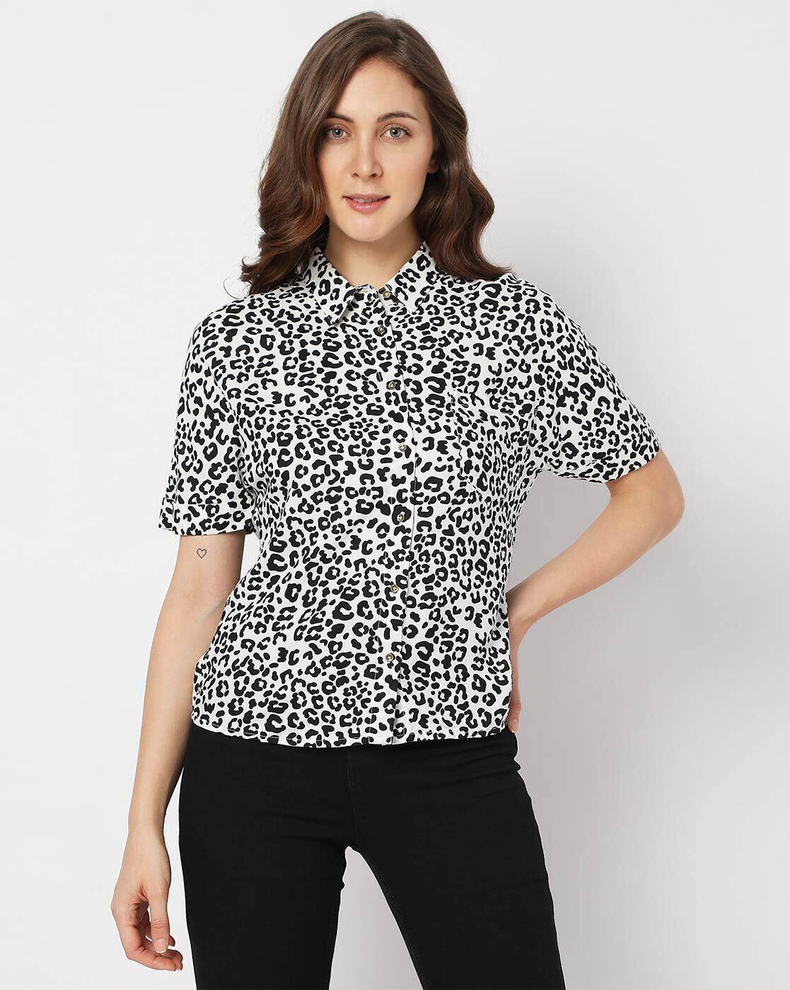 （美品）ROLL Leopard Combination Velor Shirt Buy Vero Moda Leopard Print Button-Down Shirt Online | Ajio.com