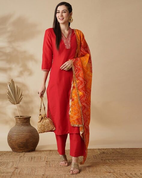 Women Printed Straight Kurta Set Price in India