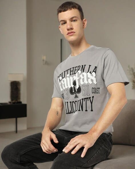 Men Typographic Print Regular Fit Crew-Neck T-Shirt
