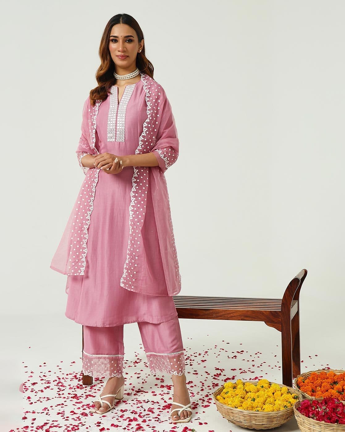 FIORRA Women Embellished Straight Kurta Set (Pink)