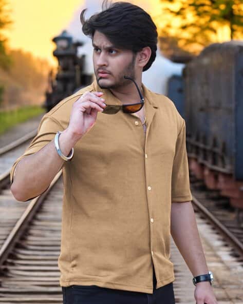 Men Regular Fit Shirt with Button-Down Collar