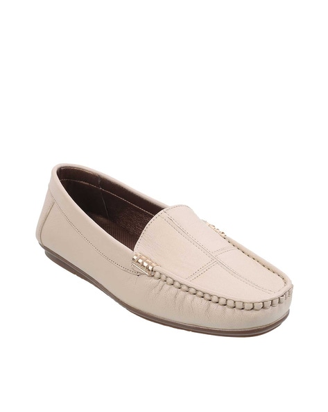 Mochi Women Round-Toe Slip-On Loafers