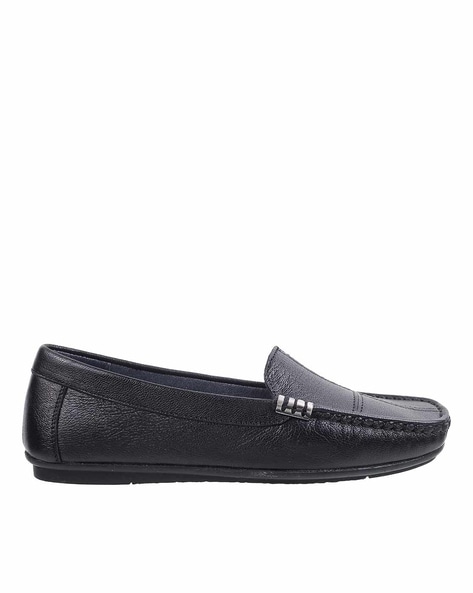 Mochi Women Square-Toe Loafers