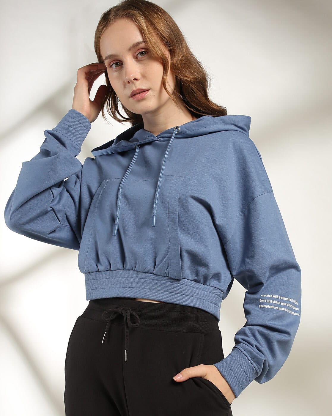 -1117Wx1400H-443046798-blue-