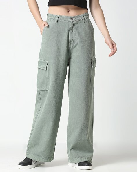 Women Wide Jeans with Flap Pockets