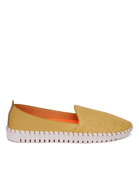 Women Round-Toe Slip-On Flat Shoes