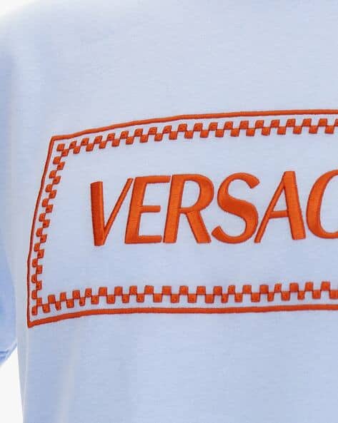 【送料&関税込】Versace Logo Embroidery T-shirt 24847231_55982939_1000.jpg