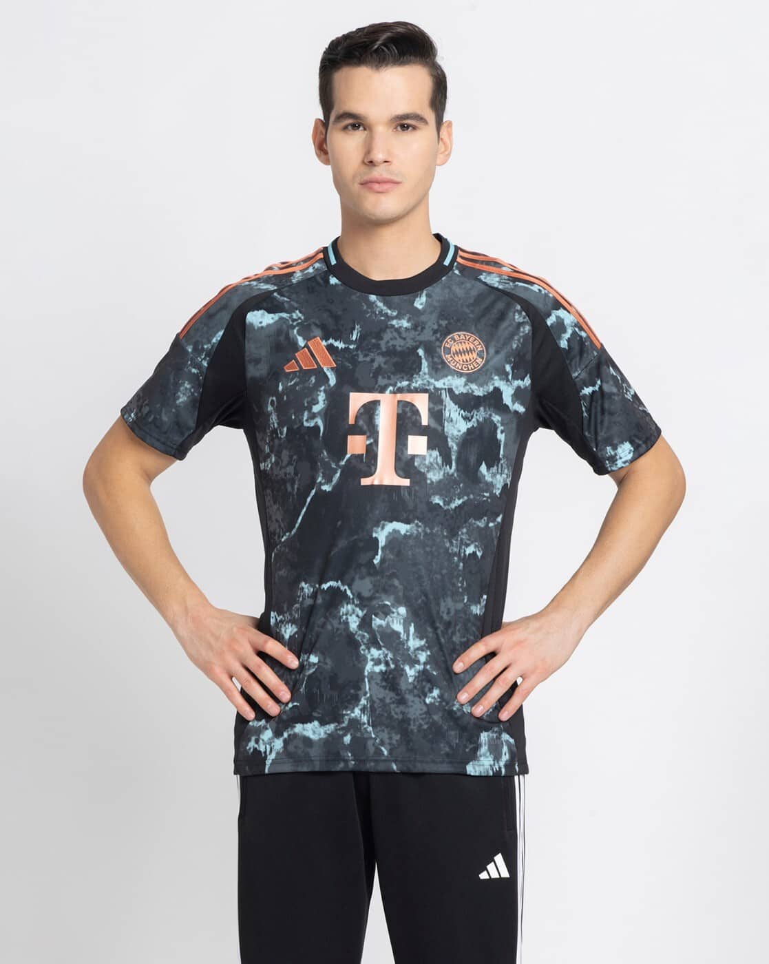 -1117Wx1400H-469666259-black-