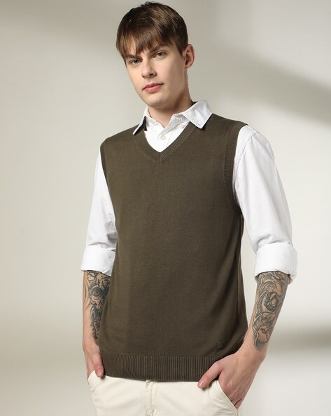 Men Knitted Slim Fit V-Neck Sweater