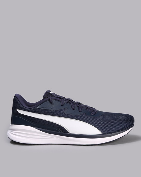 Men Night Runner V3 Running Shoes