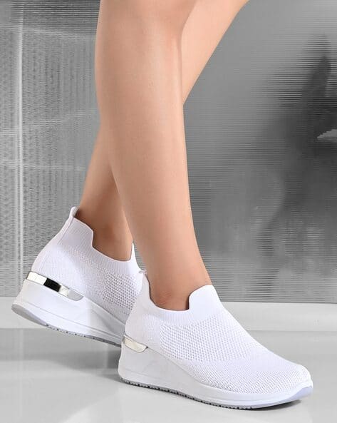 Women Low-Top Round-Toe Slip-On Shoes