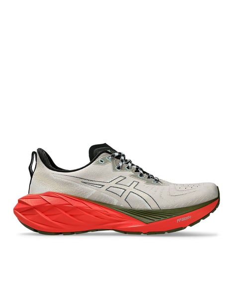 NOVABLAST 4 Low-Top Lace-Up Running Shoes