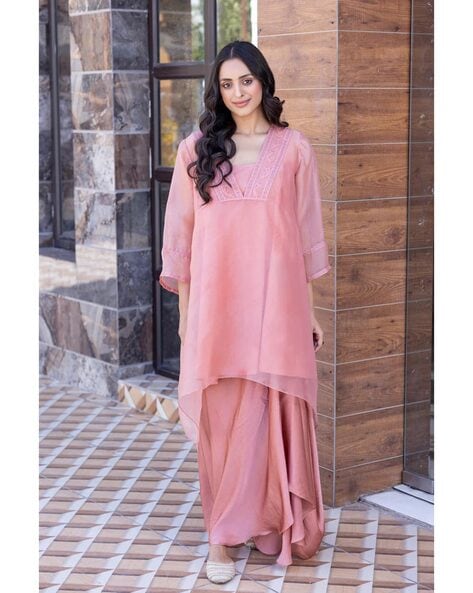 Women Embroidered Straight Kurta Set