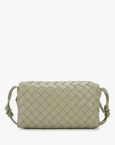 ショルダーバッグ・ポシェット Bottega Veneta LOOP EAST WEST CROSSBODY BAG East-west Loop Camera Bag Black And Gold | The Webster