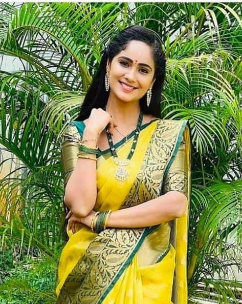 Buy Yellow Sarees for Women by LEELI PEERI DESIGNER Online