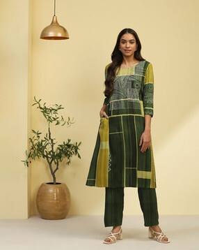 Women Printed Kurta & Palazzos Set-image-9