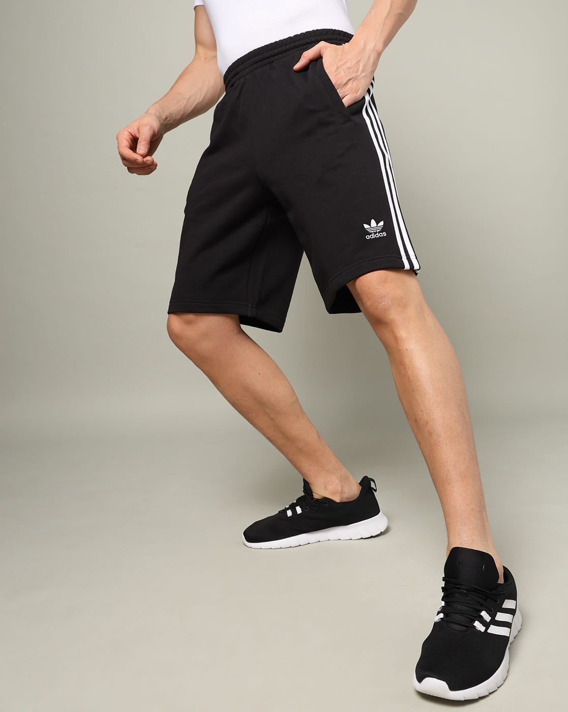 パンツ M Y-3 ELEGANT THREESTRIPES TAILOR-SHORTS M Y-3 ELEGANT THREESTRIPES TAILOR-SHORTS Buy Black Shorts
