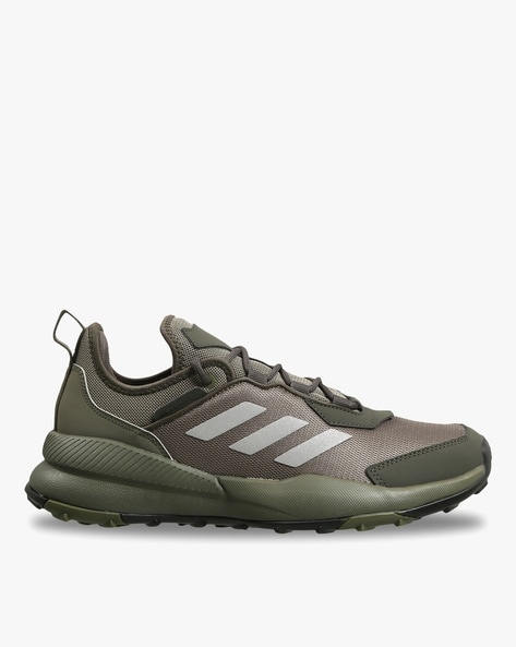 Men QuestIt Low-Top Outdoor Shoes