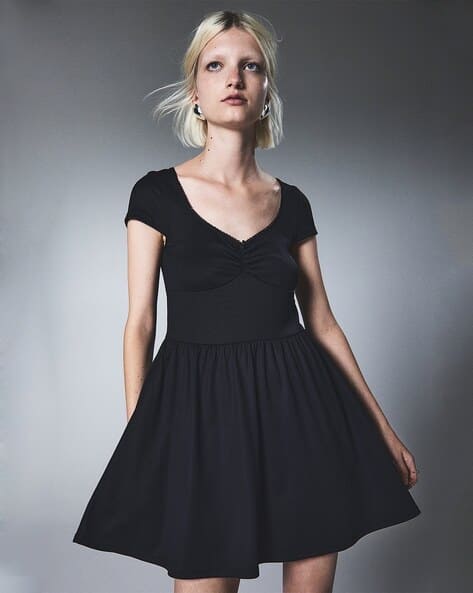Buy H&M Women Flared-Skirt Ribbed Dress Online | Ajio.com Buy H&M Women Flared-Skirt Ribbed Dress Online | Ajio.com