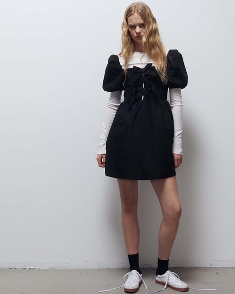 Buy Black Dresses for Women by H&M Online | Ajio.com