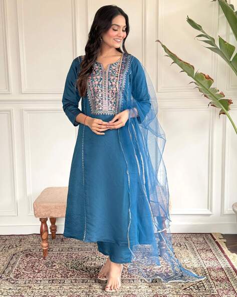 Women Embroidered Straight Kurta Set Price in India