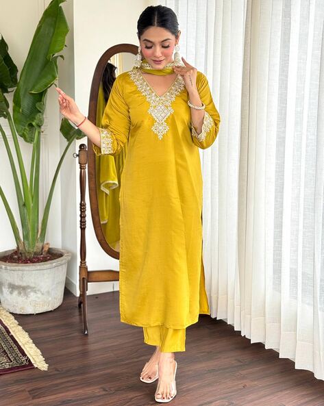 Women Embroidered Straight Kurta Set Price in India