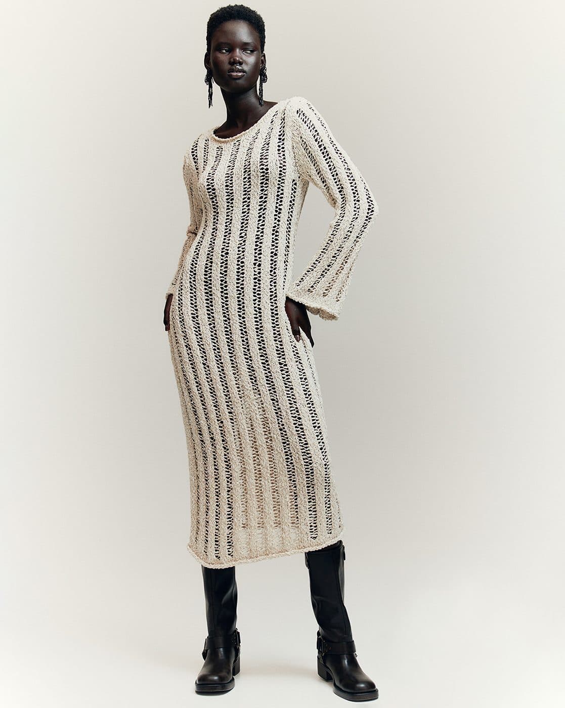 -1117Wx1400H-700326974-beige-