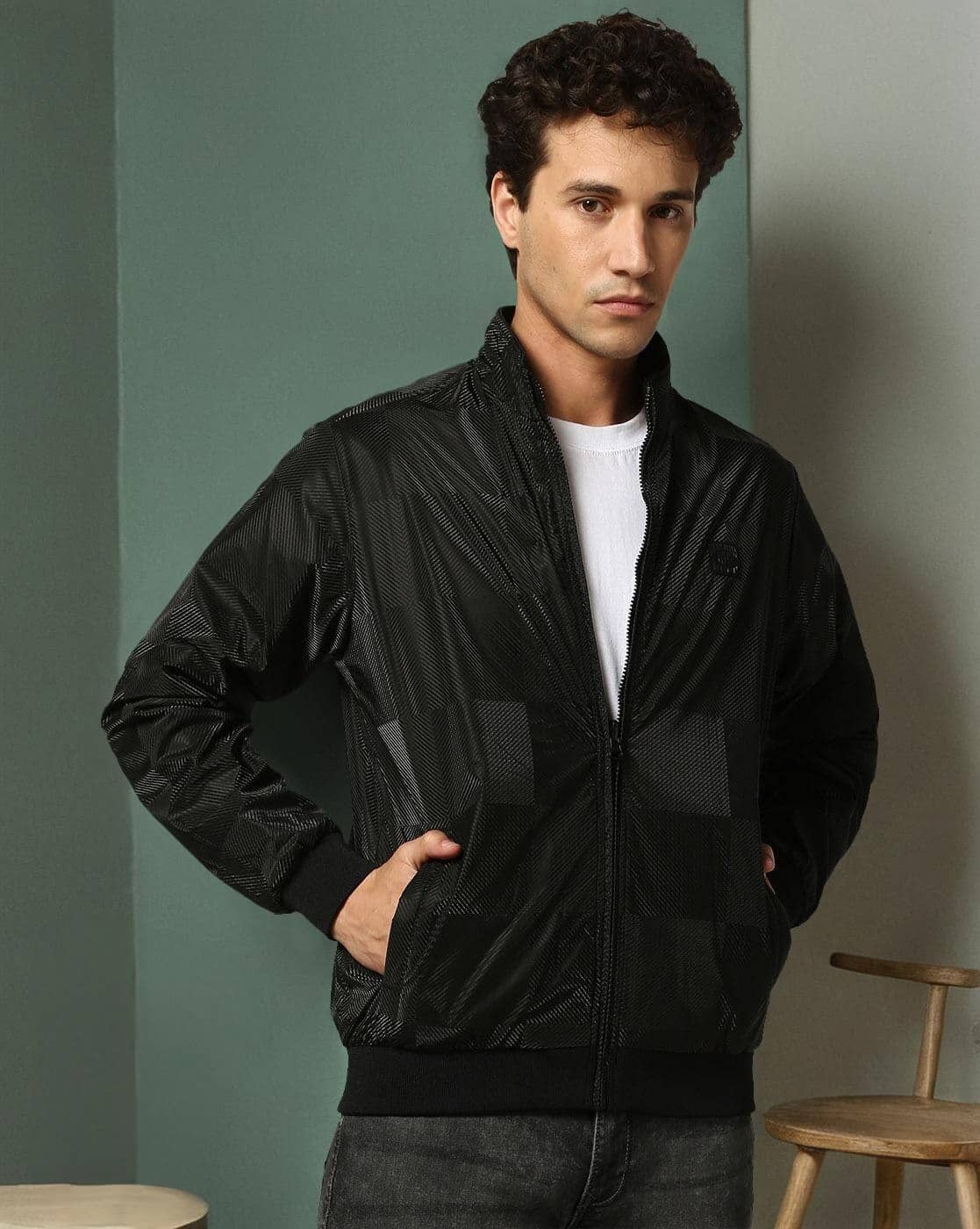 Buy DNMX Men Regular Fit Reversible Bo Online | Ajio.com