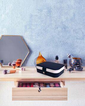 Jewellery Box with Snap-Button Closure