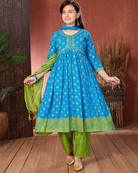 Suit Lawn Kurti Latest Kurti Design 2019 Pinterest Discover New