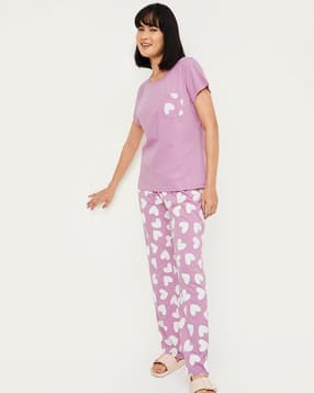 Women Graphic Print T-Shirt & Capri Set-image-39