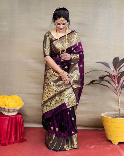 Women Floral Woven Kanjeevaram Saree with Contrast Border