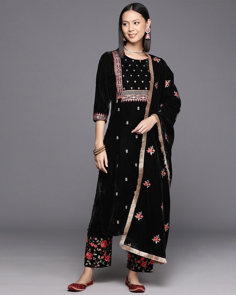 Varanga Women Embroidered Straight Kurta Set