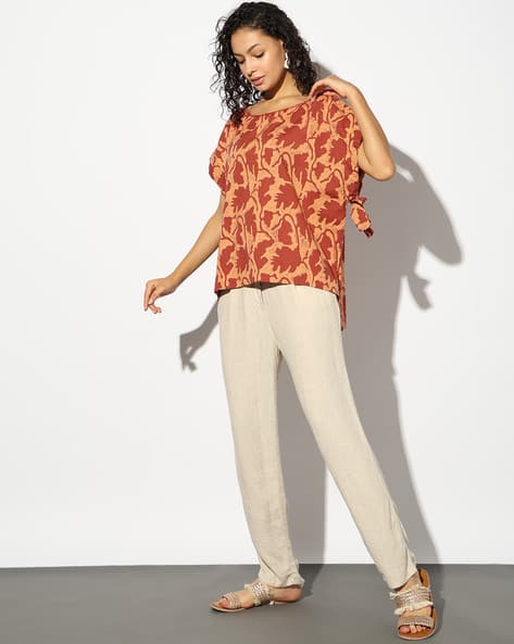 Svrnaa by AZORTE Bagru Print Top with Tie-Up Detail