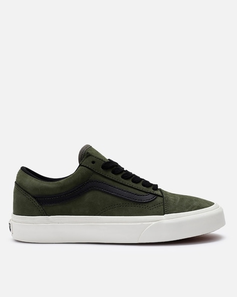 Vans sneakers on snapdeal hotsell