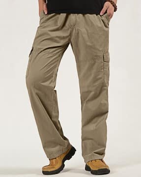 Men Relaxed Fit Cargo Pants with Flap Pockets